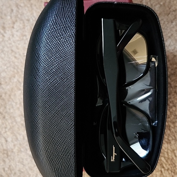 *SALE! NWT Salvatore Ferragamo Sunglasses SF894S 55-17-140 - Picture 9 of 10